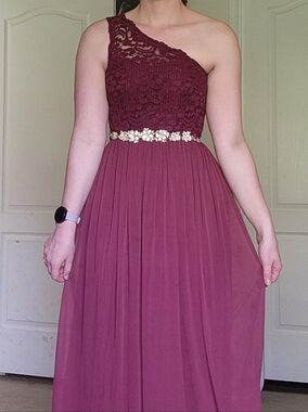 One-Shoulder Lace Bodice Maxi Dress in Burgundy